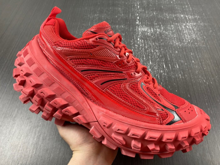 BLCG DEFENDER SNEAKER  685613-W2RAA 6010