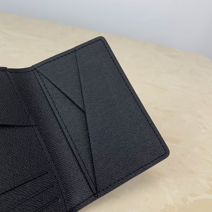 LOUI VUITTO WALLET M67904  11*8*1